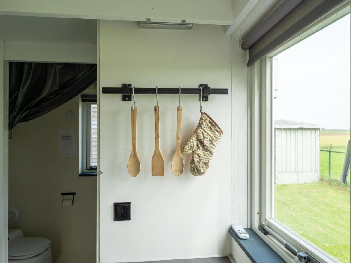 Holiday Home In Burgerbrug Near The Beach Exterior photo